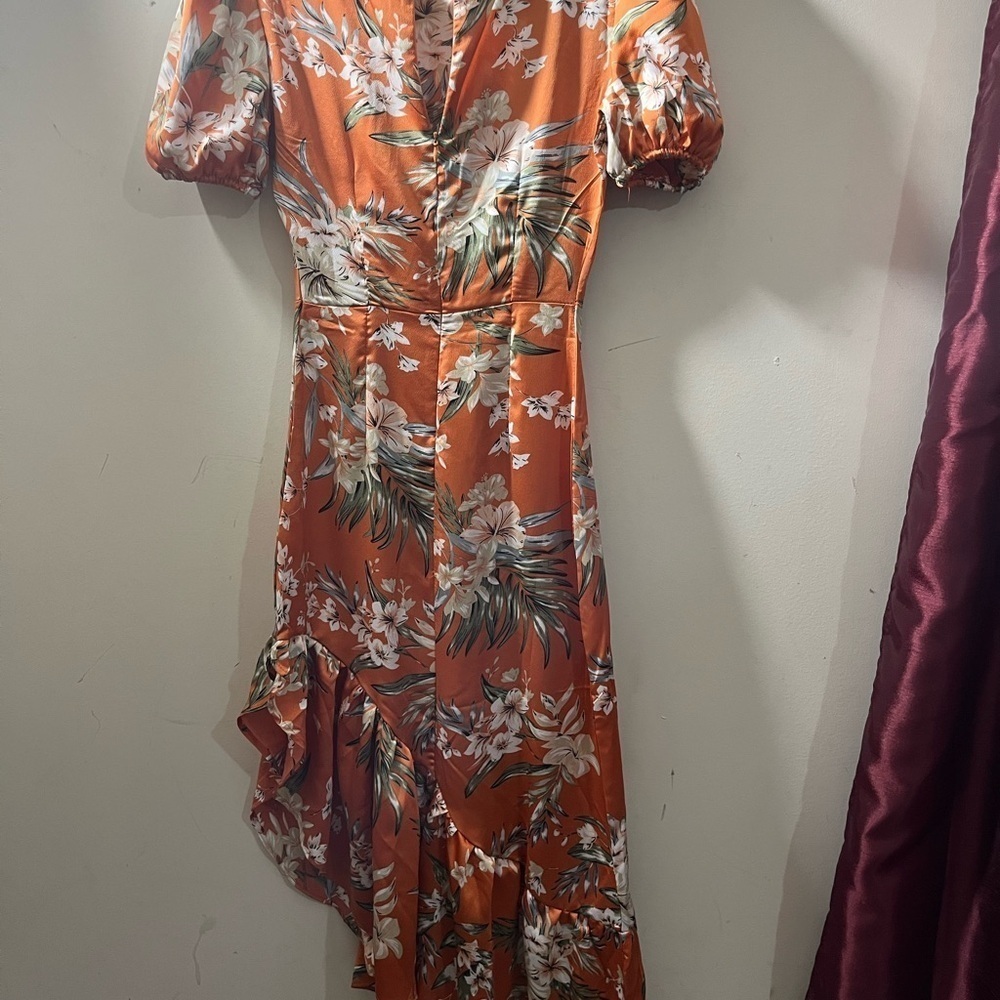 Pretty Little Thing Orange floral print dress size 2.  Polyester material! - Picture 9 of 16